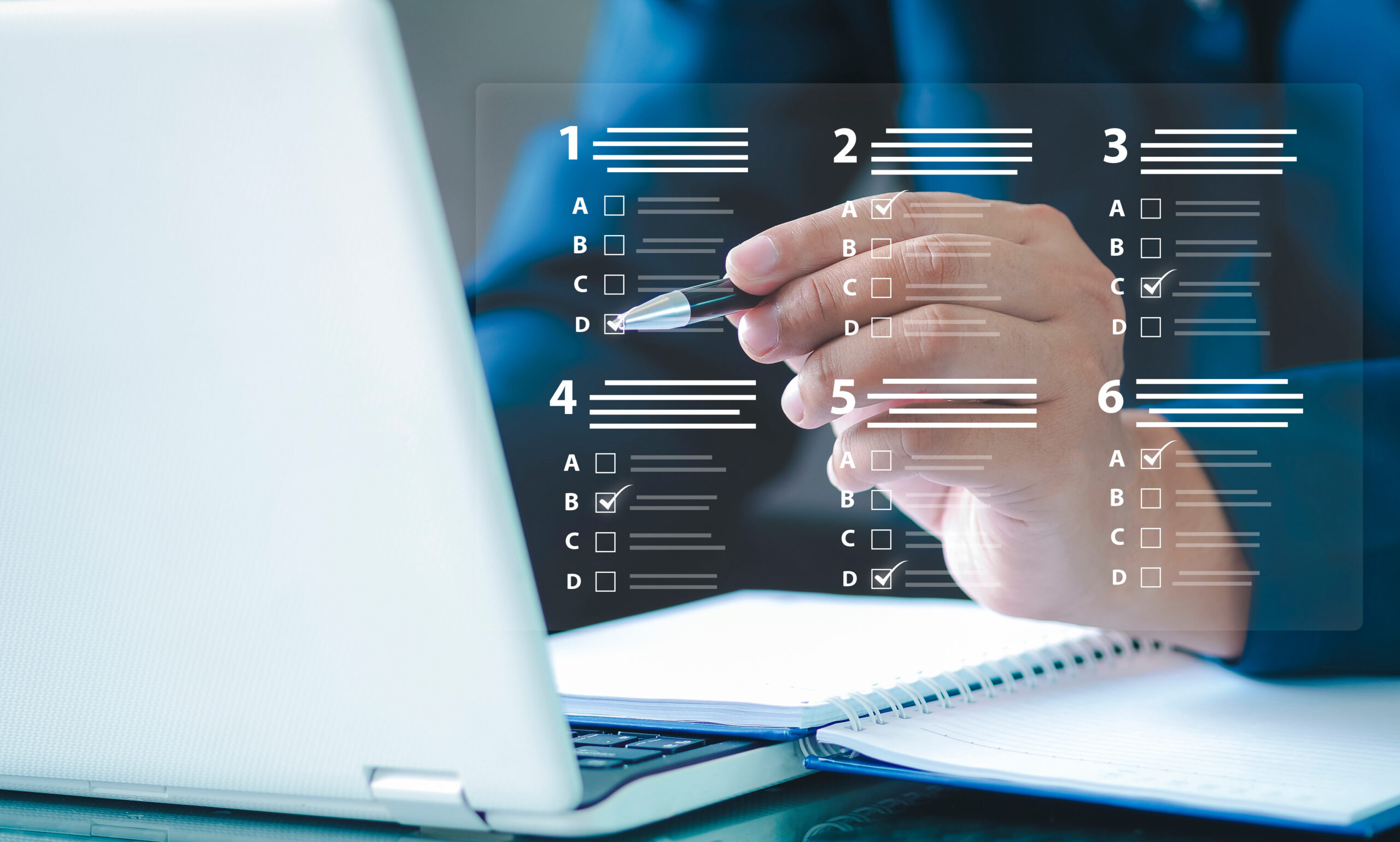 アンケートの回答を記入している画像(マーケティング/集計)